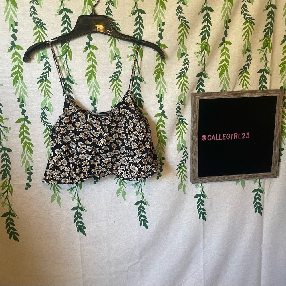 Brandy Melville Flower Short Shirt C2